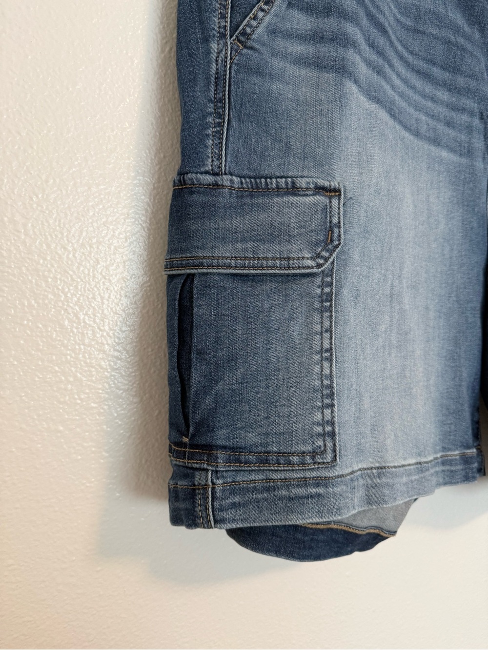 Torrid - 8'' Weekend Bermuda Blue Pull On Mid-Rise Drawstring Cargo Short - 3X - Picture 6 of 9